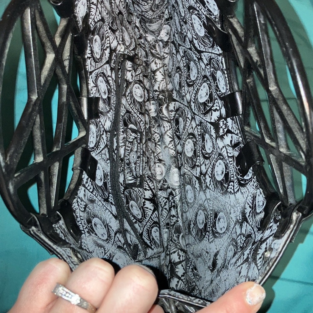 Edgy Black Skull Embossed Tote Bag - Picture 4 of 4